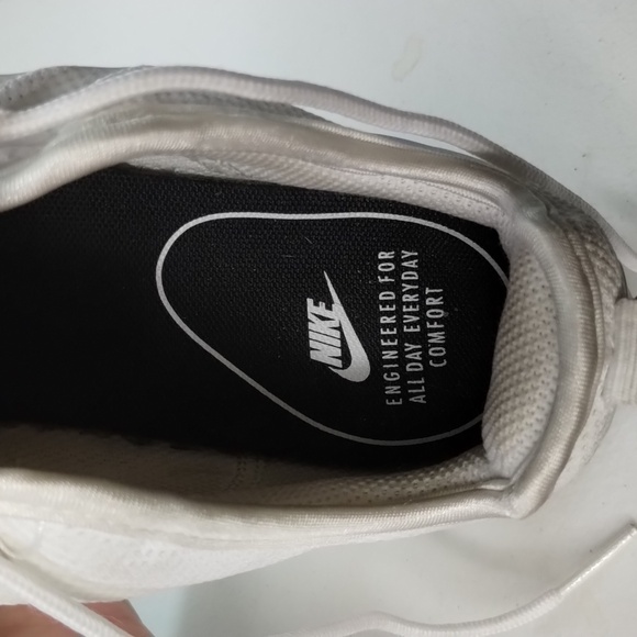 Nike Air Max Axis Women's size 8.5 white AA20168-100 - Picture 8 of 9
